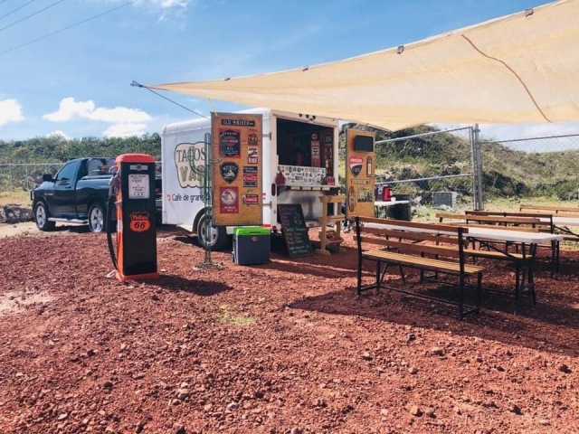  Food truck area 
