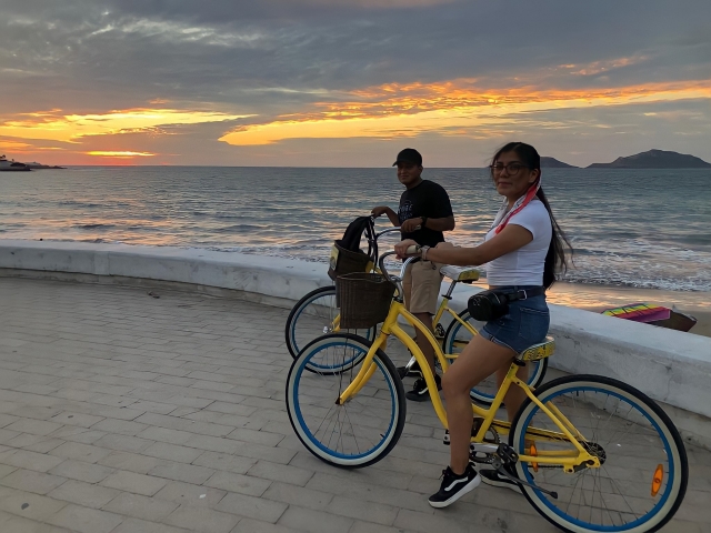 Atardecer en bicicleta