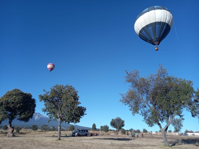  Taking off in a balloon 
