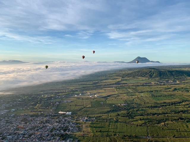  Flying over the city 
