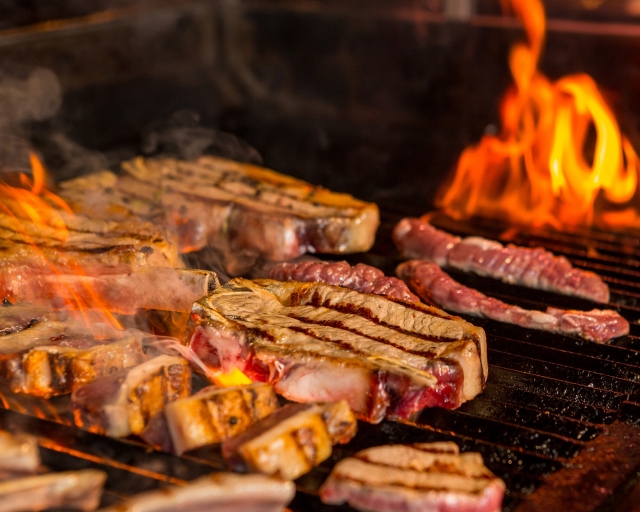  Gegrilltes Fleisch 