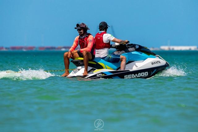  Jet skis