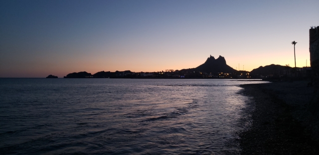 海湾的日落