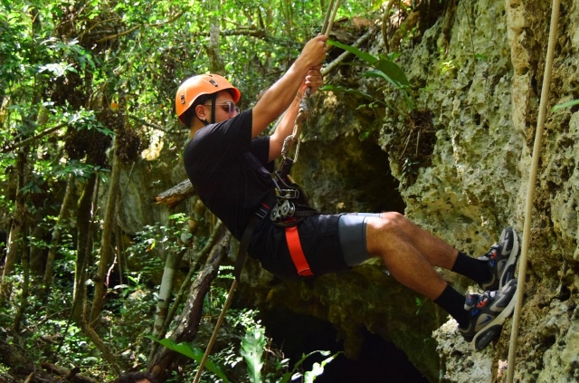  Descente en rappel 
