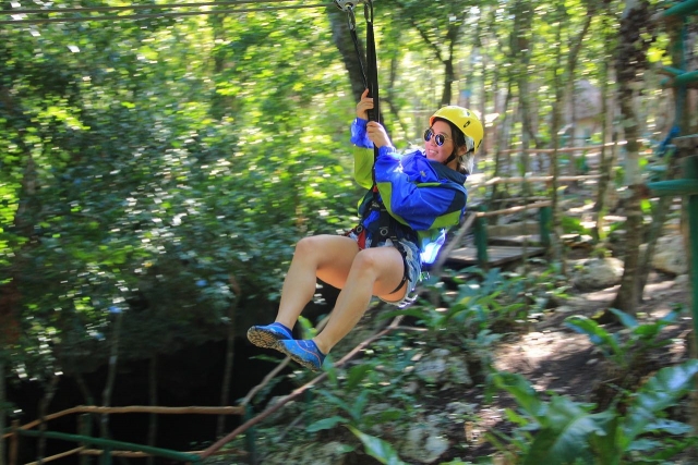  Tyrolienne dans la jungle 