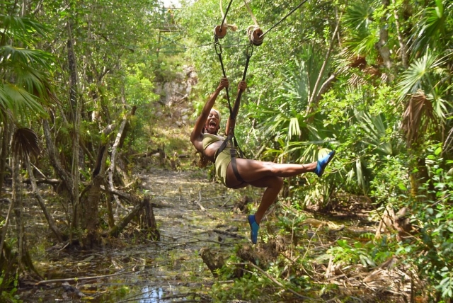  Voler à travers la jungle 