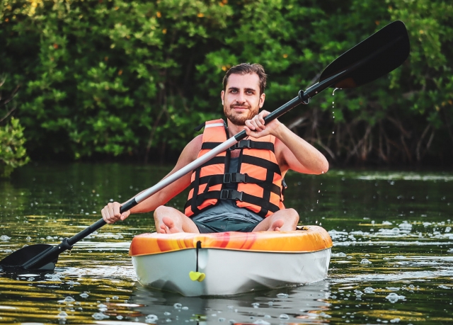  Paddling through mangroves 