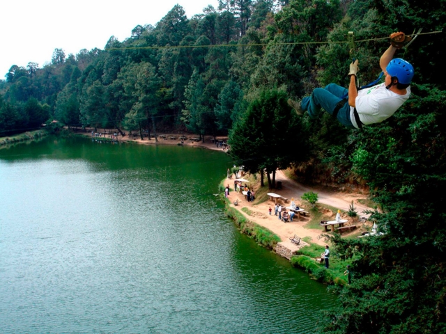  Adventure in Tirolesase