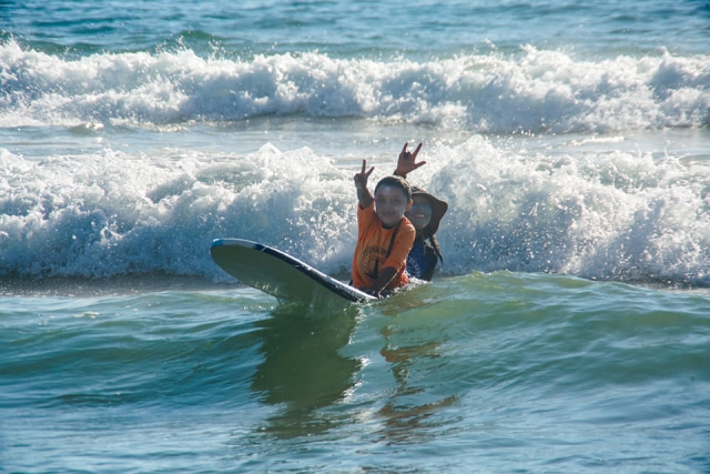  Practicing surfing 