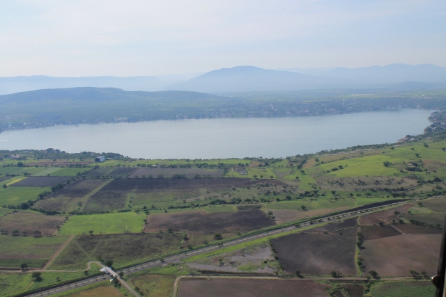 Rodeando el lago