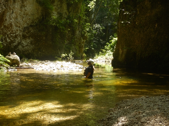  Canyoning dans la rivière 