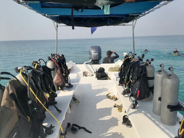 Bateau de plongée 