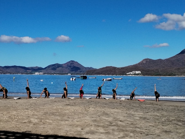  Surfing class 