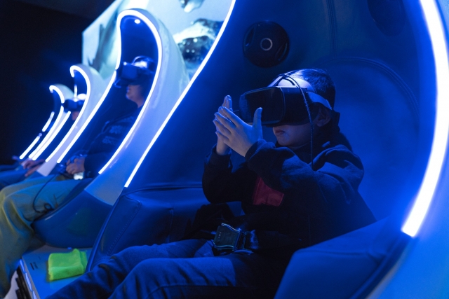  Divertimento in realtà virtuale 