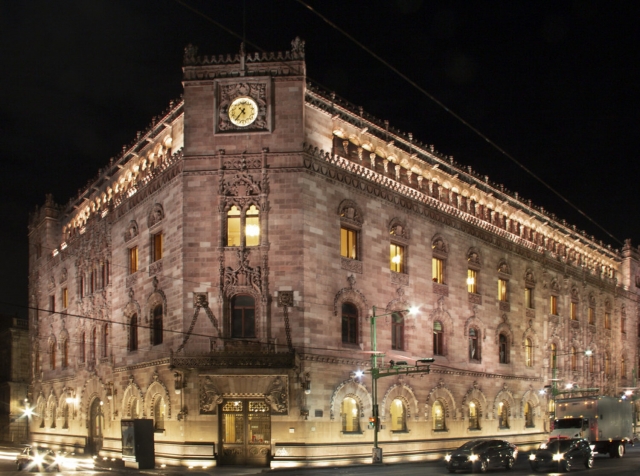  Centro città di notte