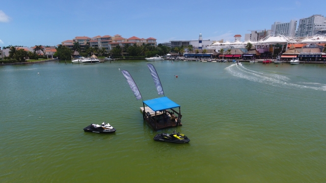  Jet skis dans le lagon