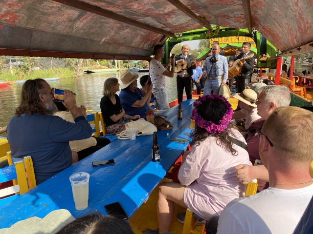  Mariachis in Trajinera 