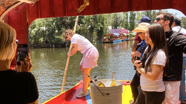 Navigazione sui canali di Xochimilco 