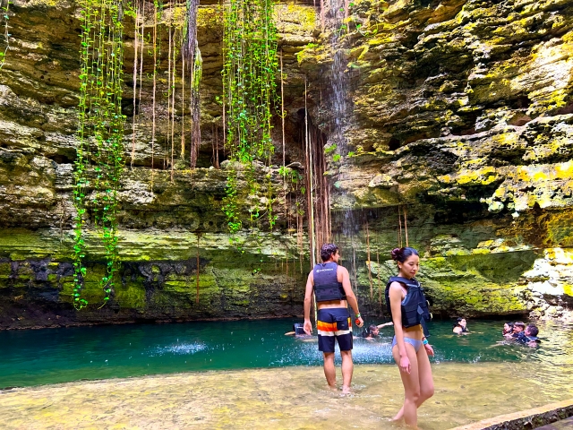 Nado en cenote