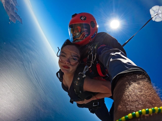 Aviate in Fallschirm 