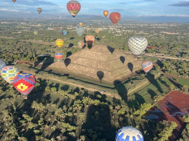 Vista panorámica a las pirámides