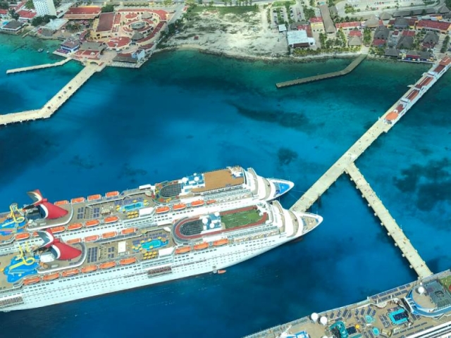 Vista panorámica al muelle de cruceros