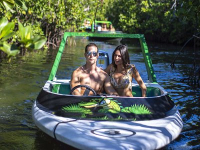 Paseo en bote rápido en Laguna Nichupté 45 Min