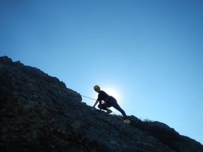 Ruta de escalada en Peña de Bernal principiantes