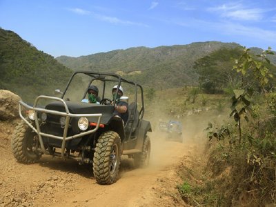 Percorso in buggy e zip line a Puerto Vallarta