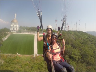 Vuelo en parapente en Colima tipo croos country