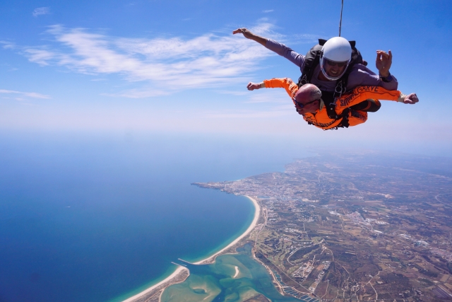 Salto con vistas al mar