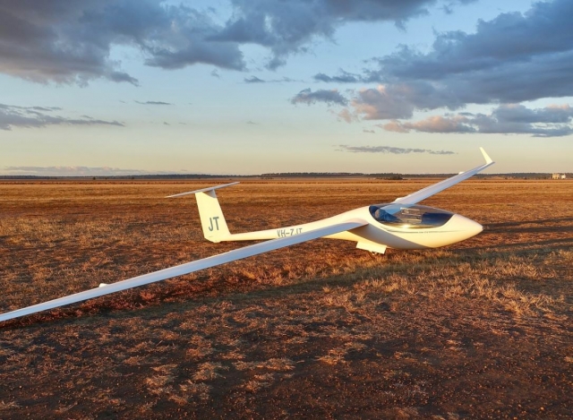 Planeador para vuelo sin motor