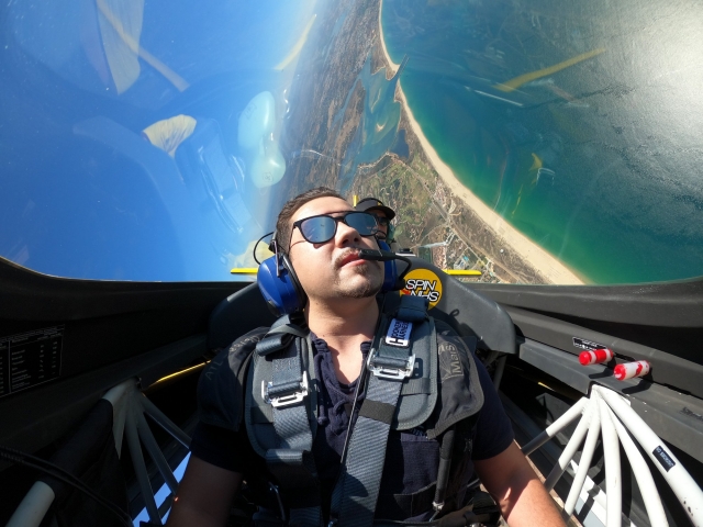 Espectacular vuelo en avioneta