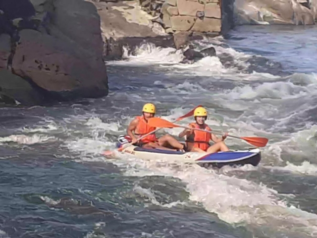 Disfrutando de los rápidos del Miño en Kayak