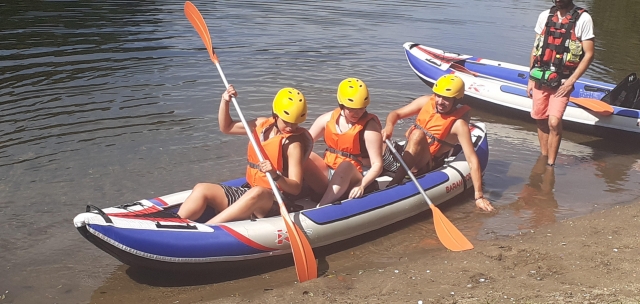 En la balsa haciendo Rafting por Melgaço