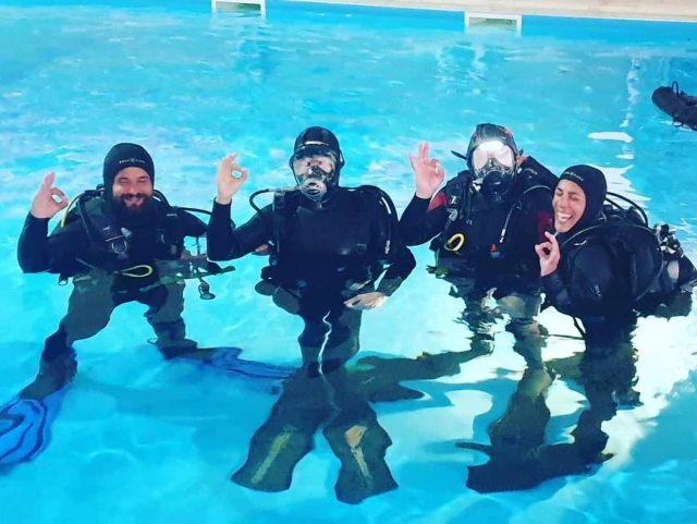 Bautismo de buceo en la alberca