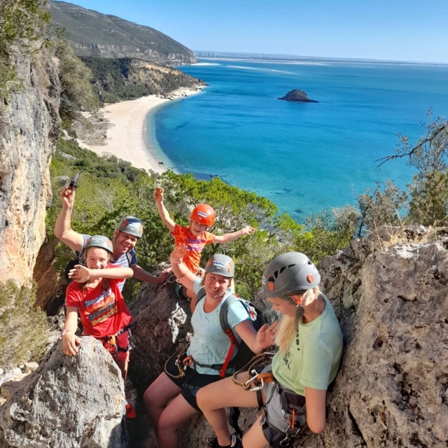 Hacer rápel cerca de Lisboa