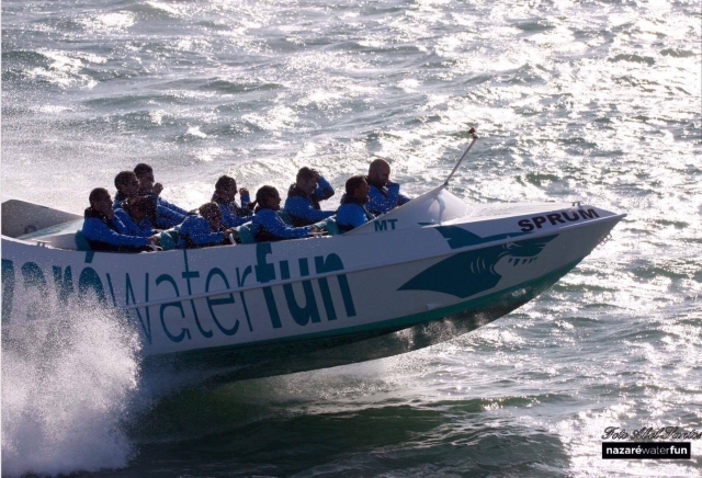 paseo en barco rapido