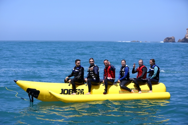 montados en banana boat