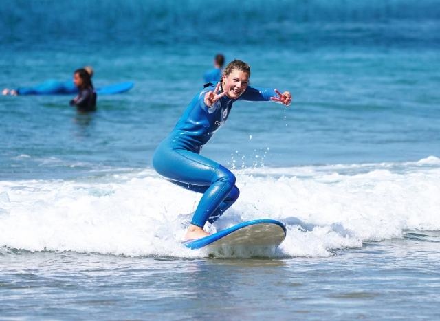 Disfrutando del surf
