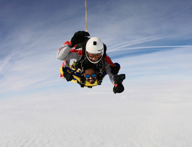 Opinión de T H sobre Salto paracaídas 5000m fotos y vídeo externo Évora