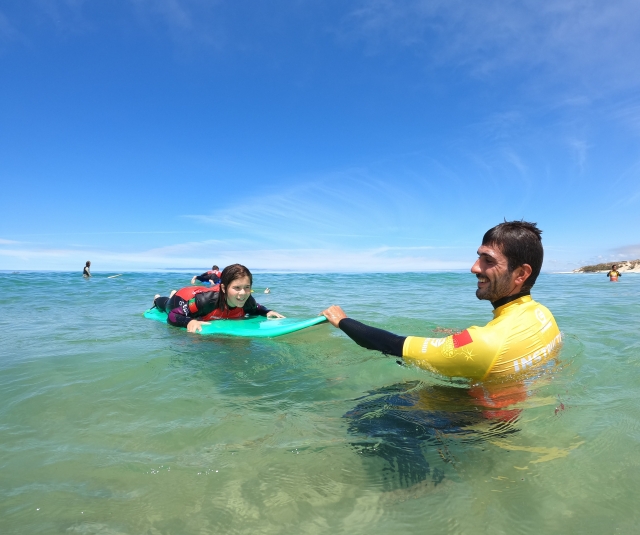 Aprendiendo surf en Portugal
