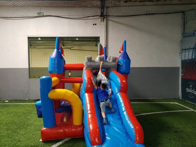 Niños jugando