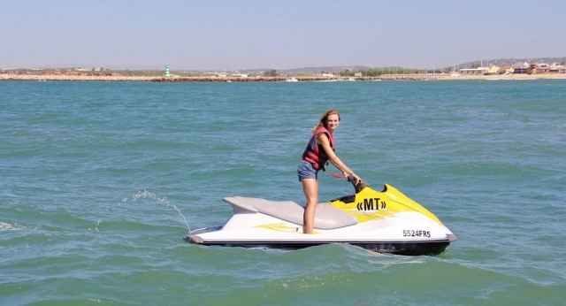 Disfrutando de las jet skis