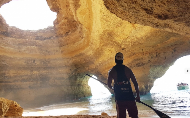 Desde el interior de la gruta de Benagil