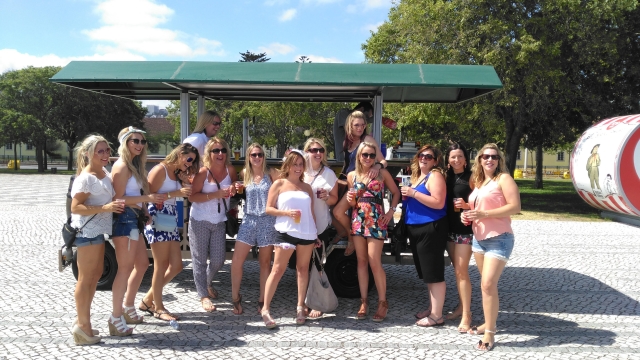 Grupo con la bicibirra