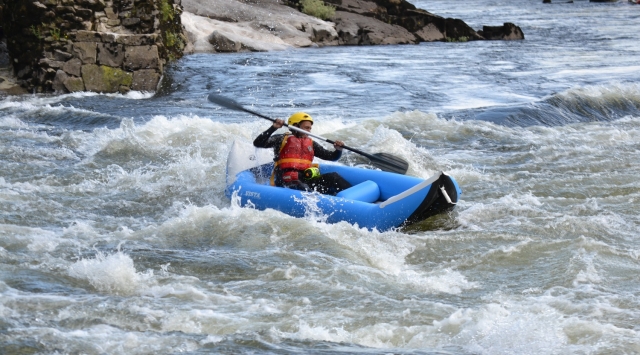 Descendiendo por aguas brava