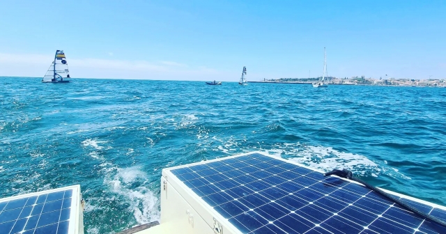 Navegando con el barco solar
