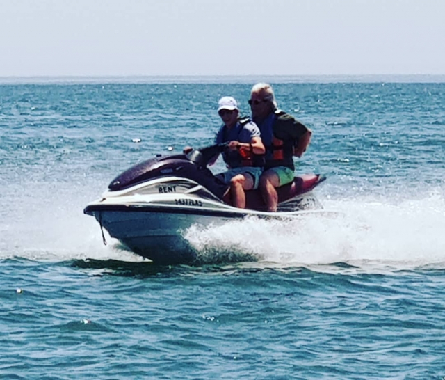 Renta jet skis