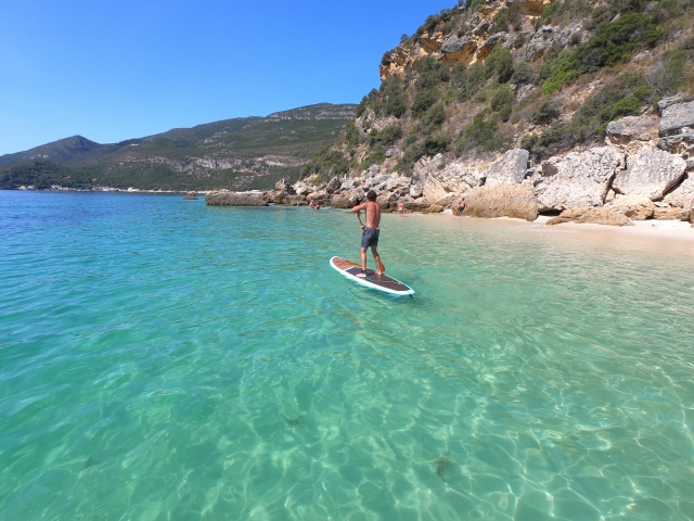 Haciendo paddle board